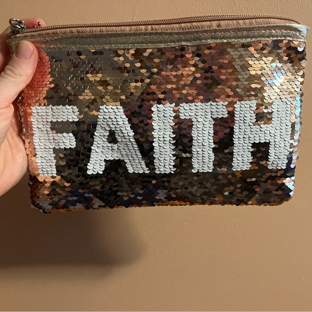 Flip Sequin “FAITH” makeup bag